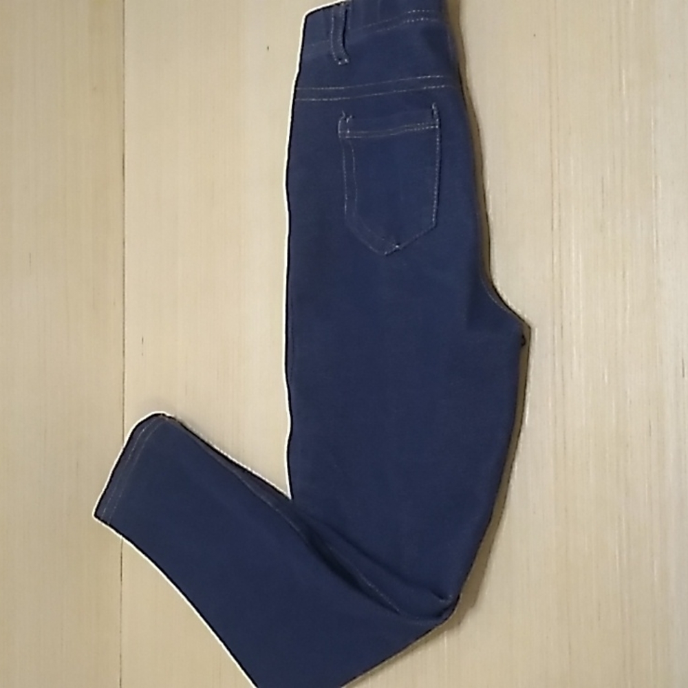 Size 8 Garanimals 365 Kids legging jeans in blue 69% cotton 27% polyester